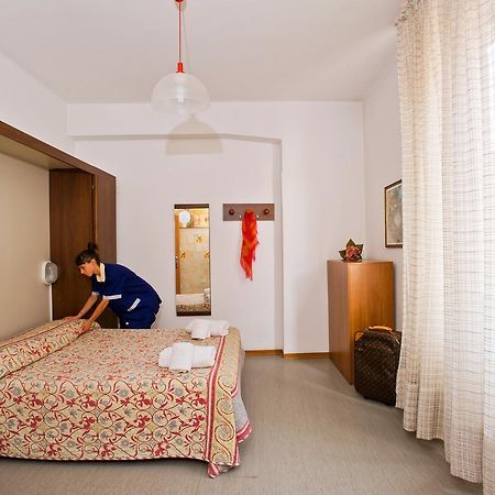Hotel Lido Pietra Ligure Bagian luar foto