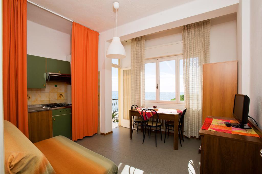 Hotel Lido Pietra Ligure Ruang foto