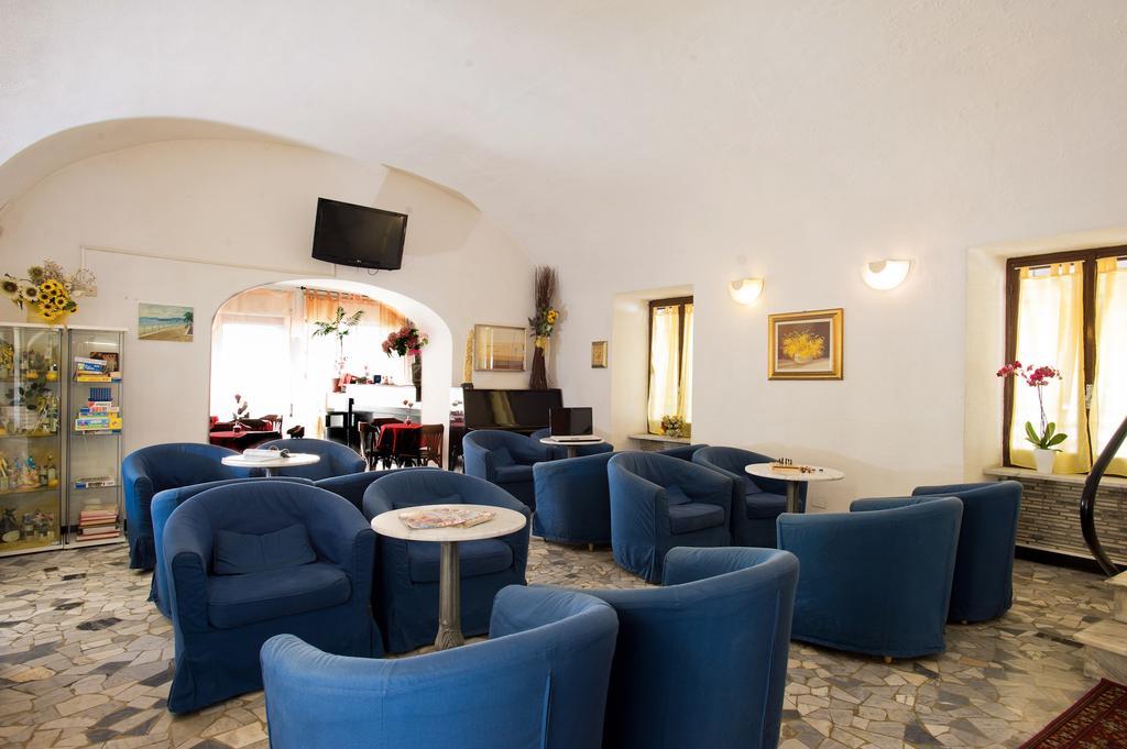 Hotel Lido Pietra Ligure Bagian luar foto