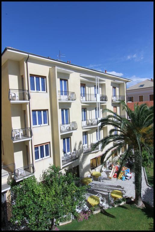 Hotel Lido Pietra Ligure Bagian luar foto