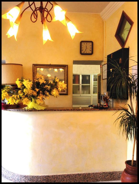 Hotel Lido Pietra Ligure Bagian luar foto